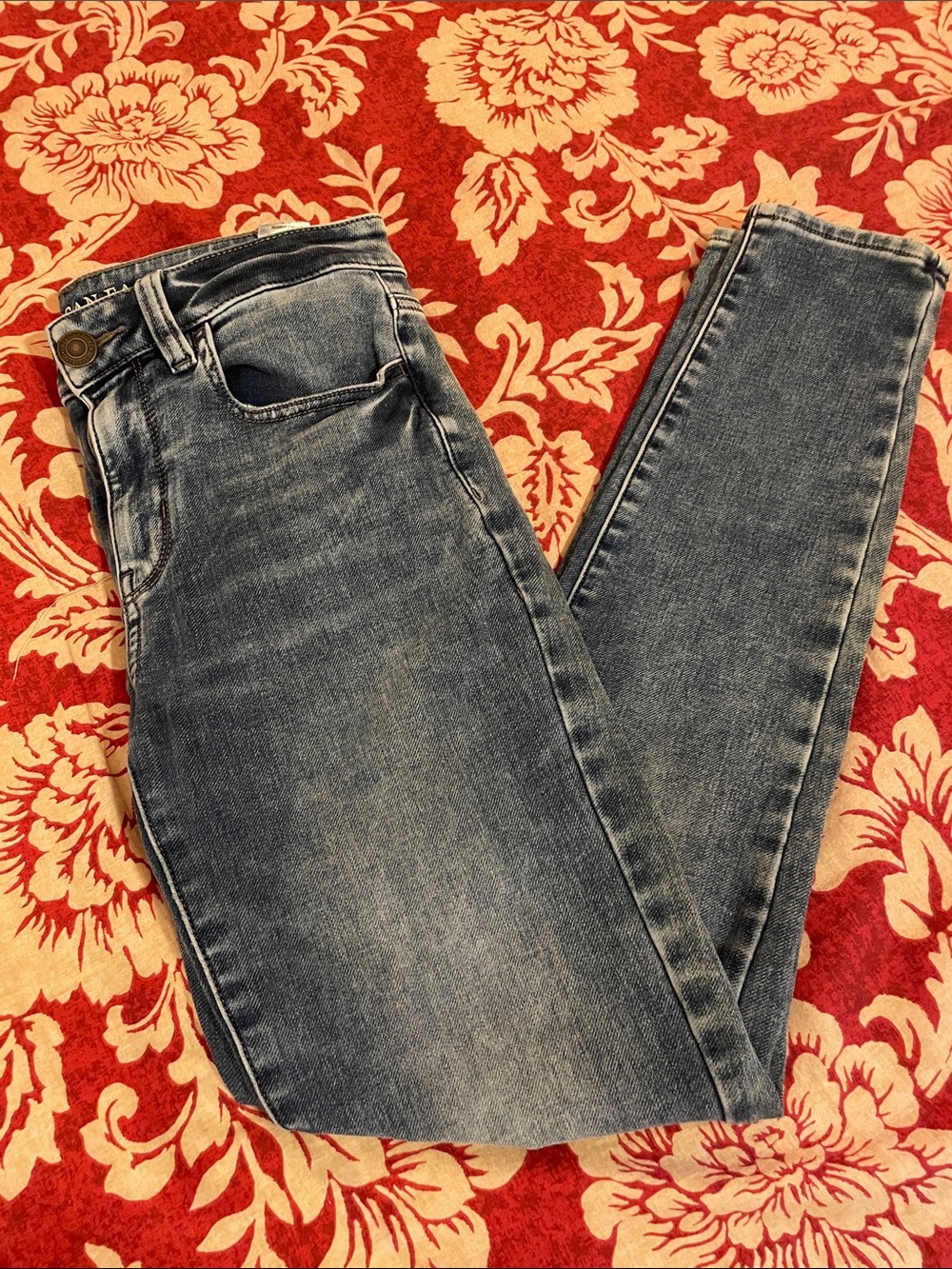 American Eagle Outfitters High-Rise Washed Blue Jeans